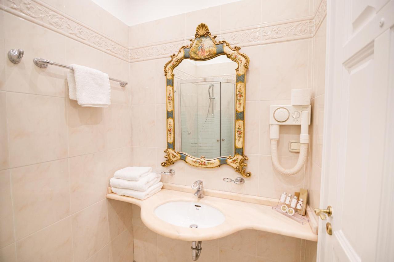 Palaiologos Luxury City Hotel Patras Esterno foto