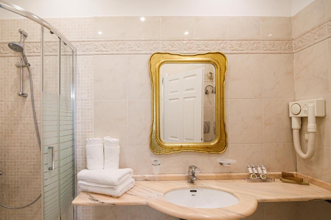 Palaiologos Luxury City Hotel Patras Esterno foto