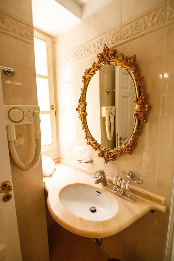 Palaiologos Luxury City Hotel Patras Esterno foto